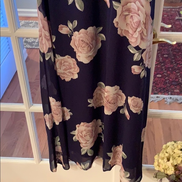 Lulu’s Gorgeous dress - So Pretty! Long dress, excellent condition! - Picture 8 of 16